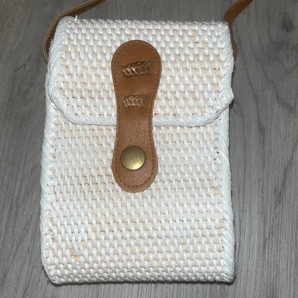 Kiera Mimi Ratan Cell Phone Carrier Cross body NWOT